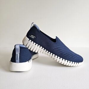 Skechers Women's Go Walk Smart Sunday Mono Mesh Navy Blue Slip-On Size 9.5